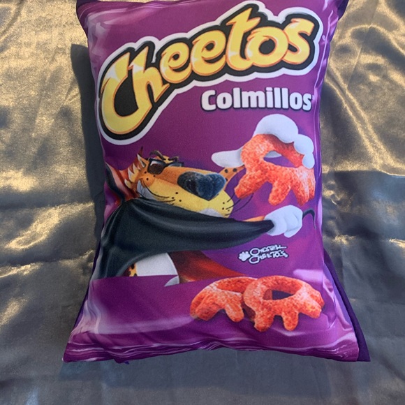 Pillows - Picture 3 of 5